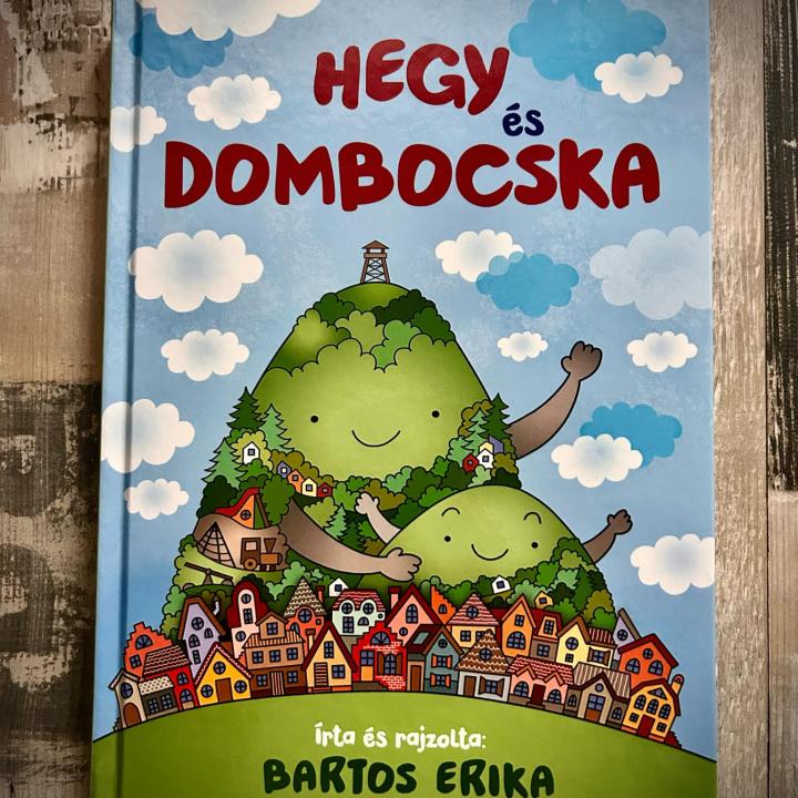 Hegy és Dombocska