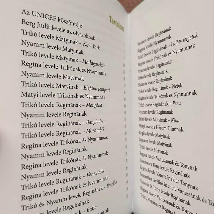 Három kis dínó a világ körül